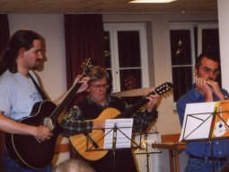 Mundharmonika-Vorspiel mit Gitarrenbegleitung