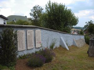 Judenfriedhof mit Blick zum Ipf