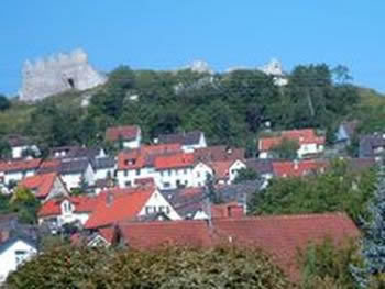 Blick zur Ruine Flochberg